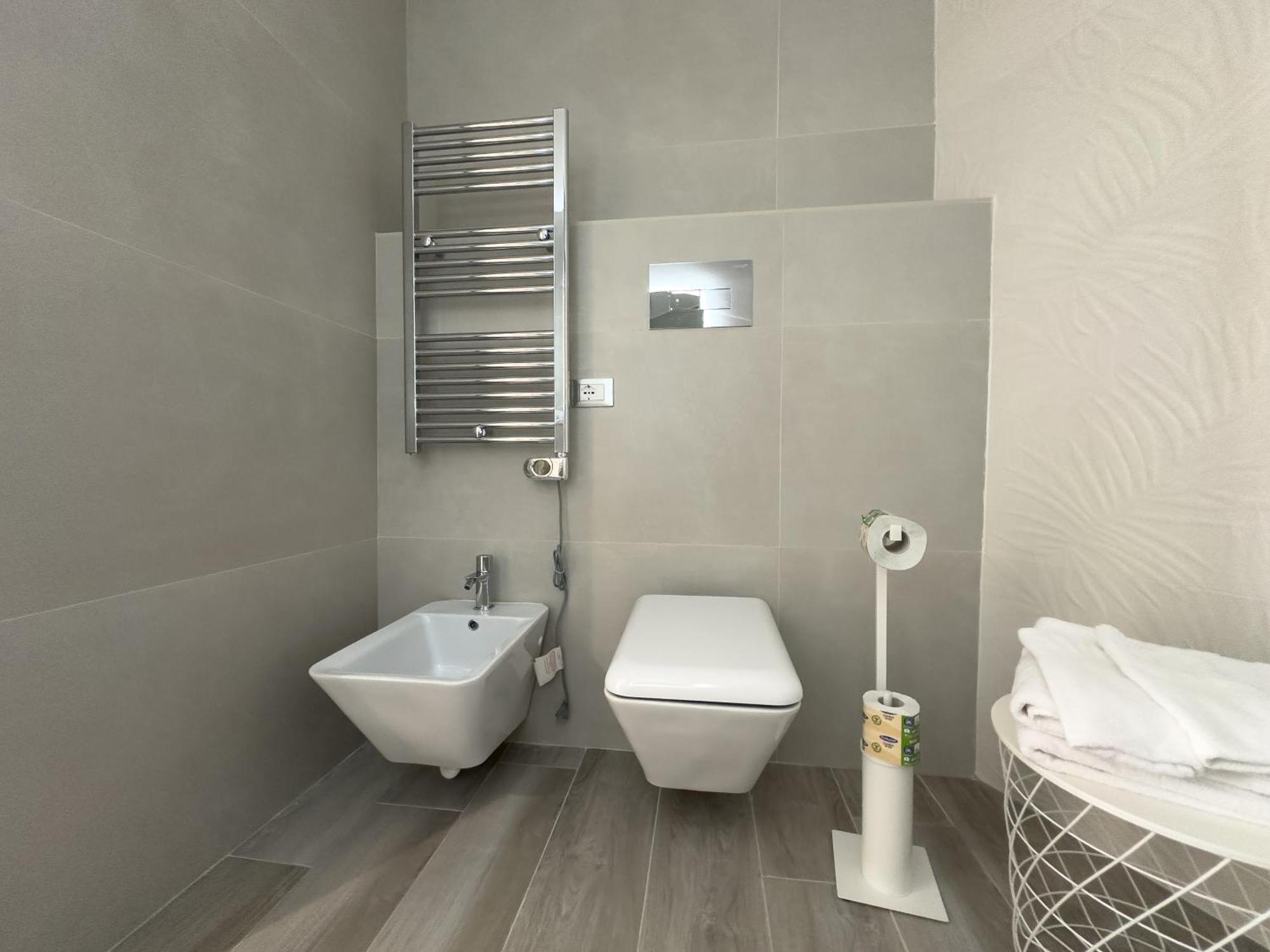 Al Civico3 Home & Suites Salerno Buitenkant foto
